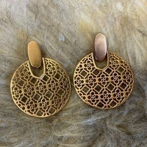 Kendra Scott gold Diane statement earrings. Beautiful, comfortable weight.